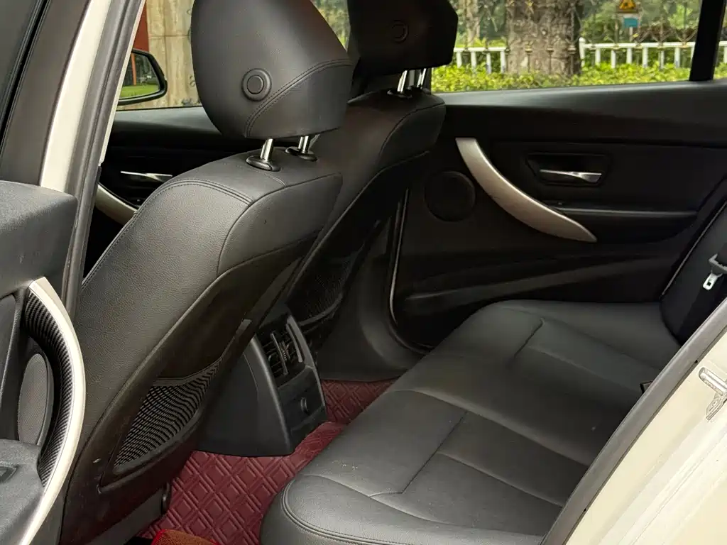 BMW 3 Series 2015 — фото 14