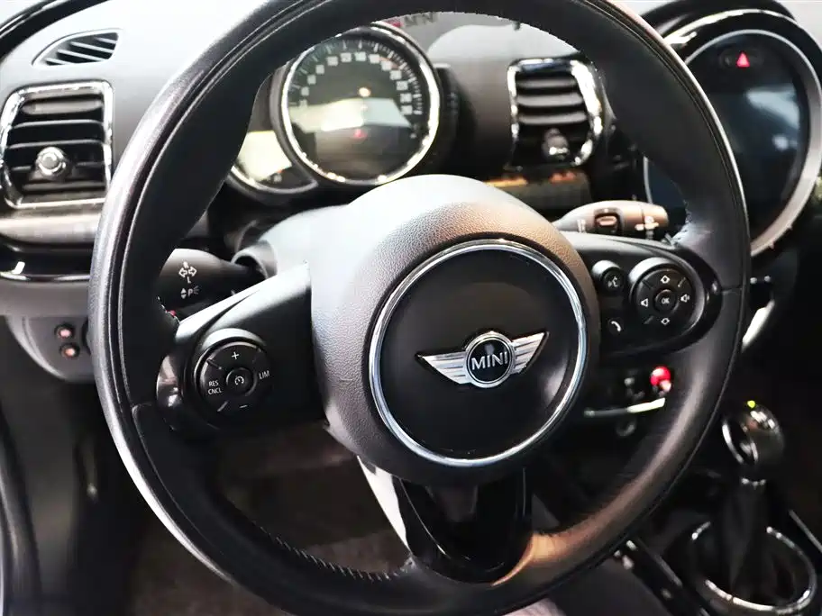 MINI Clubman 2017 — фото 15