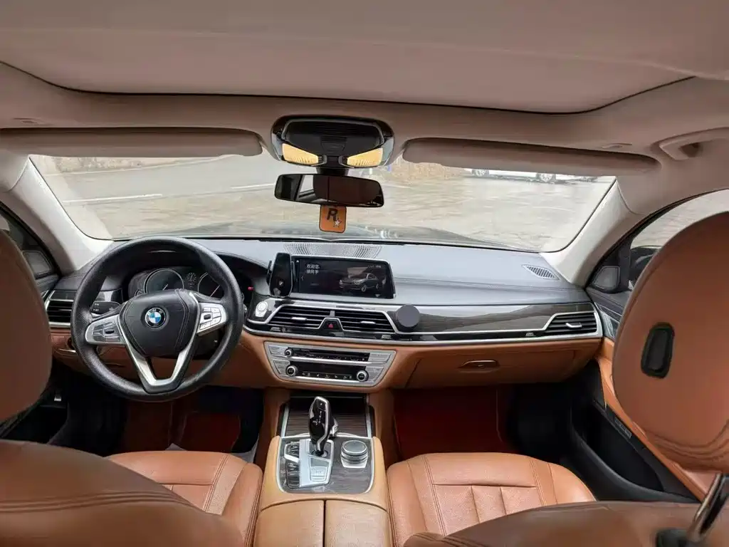 BMW 7 Series 2016 — фото 2