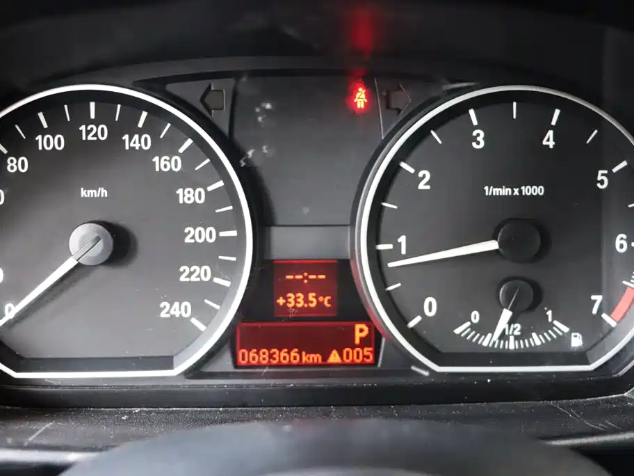 BMW 1 Series 2009 — фото 20