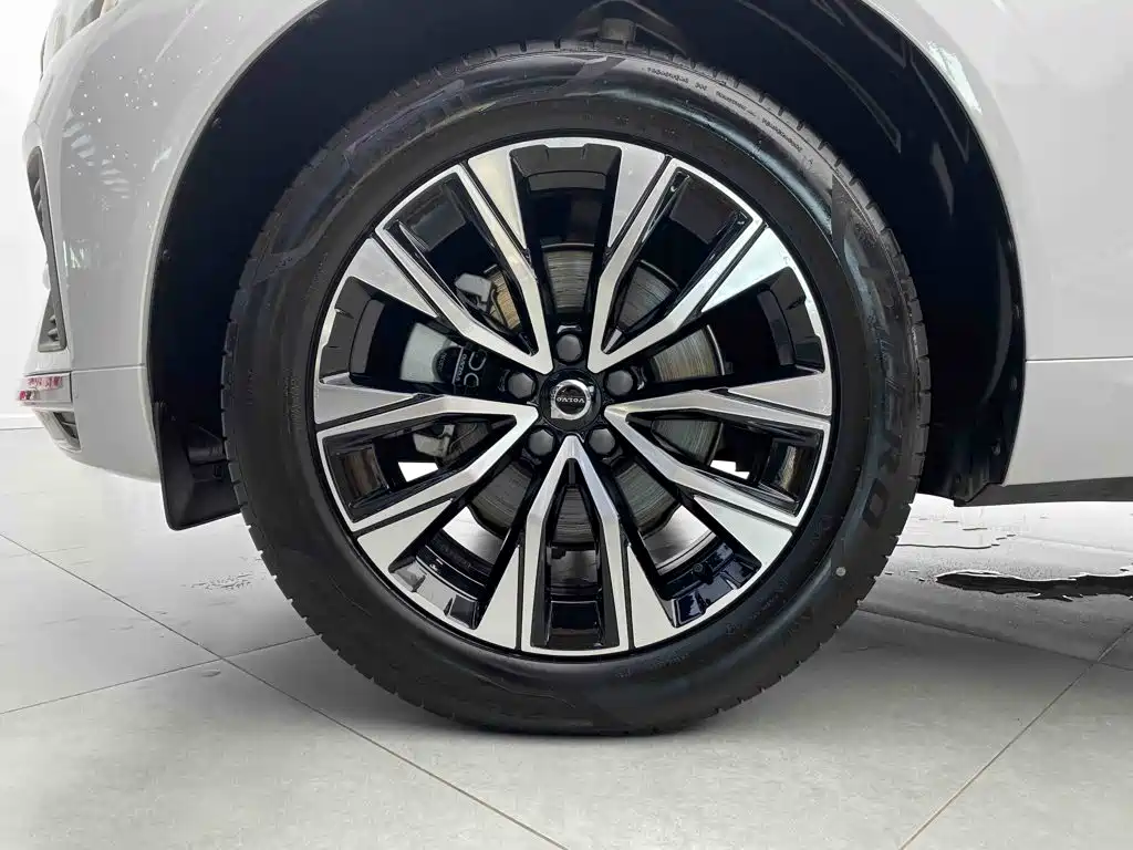 Volvo XC60 2024 — фото 13