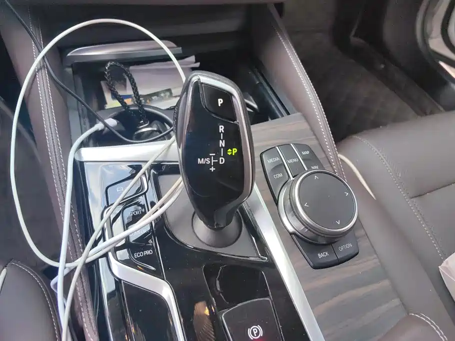 BMW 5 Series 2022 — фото 16