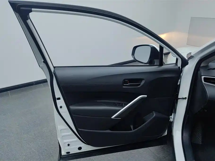 Toyota Frontlander 2024