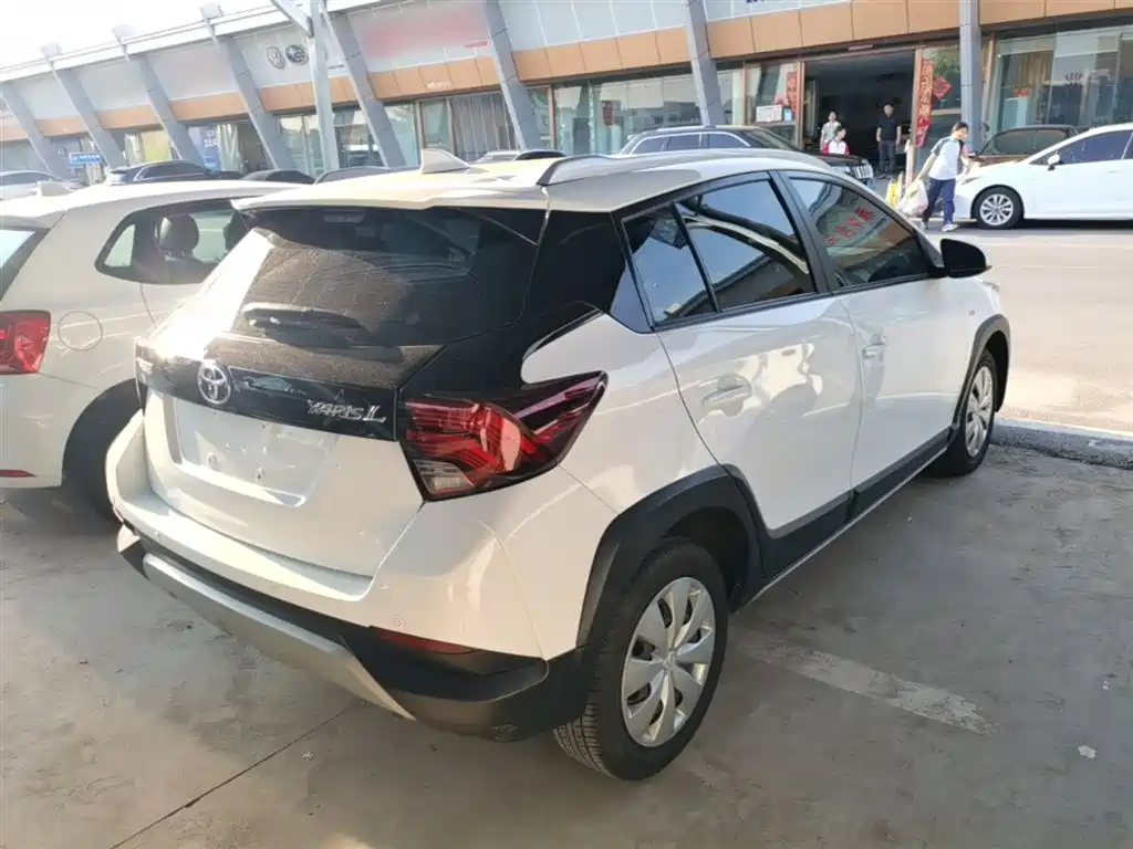 Toyota Yaris L 2019 — фото 7
