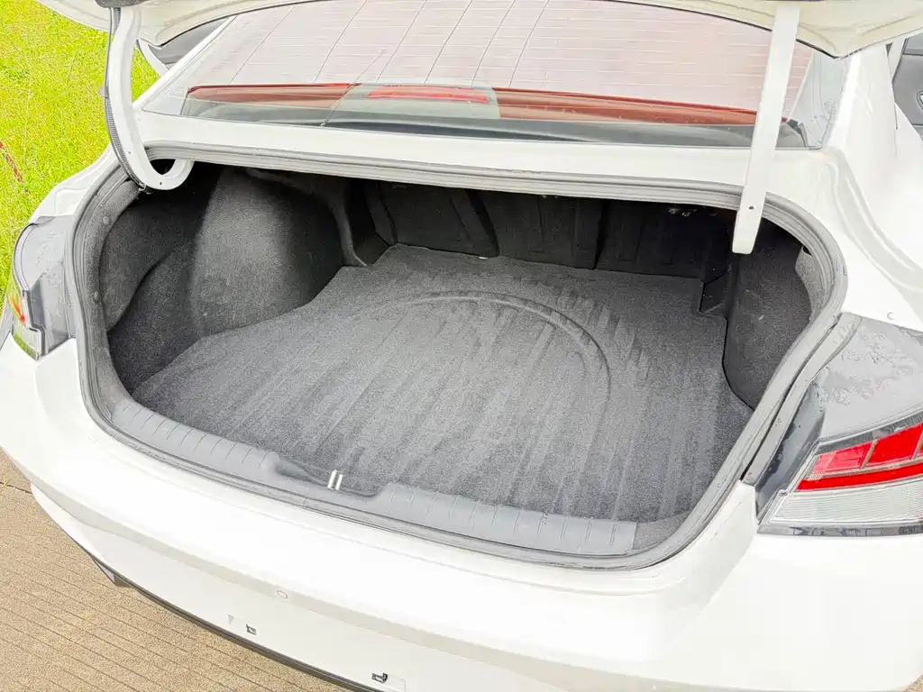 Hyundai Elantra 2023 — фото 20