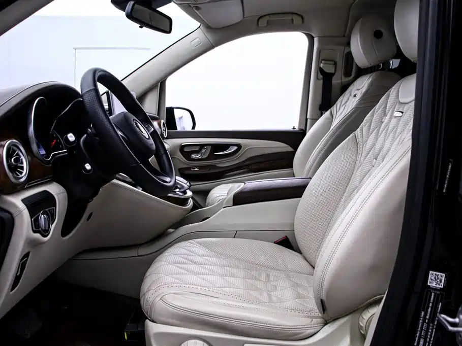 Mercedes-Benz V-Class 2019 — фото 13