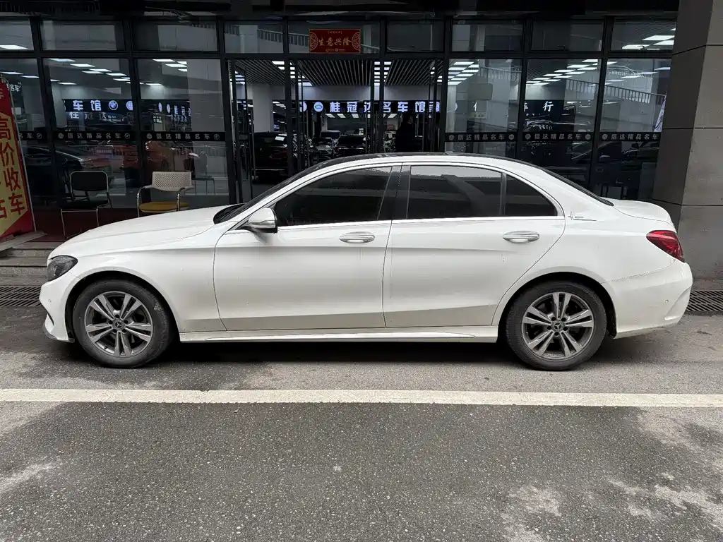 Mercedes-Benz C-Class 2018 — фото 2