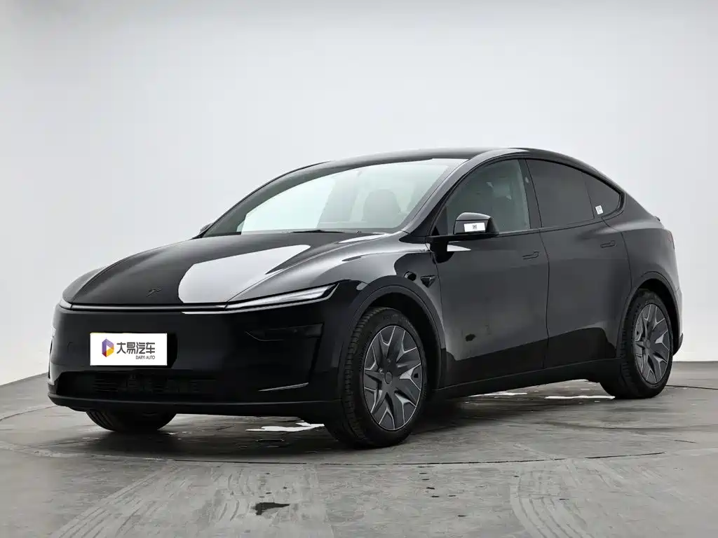 Tesla Model Y L 2026 — фото 1
