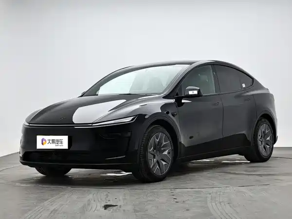 Tesla Model Y L 2026
