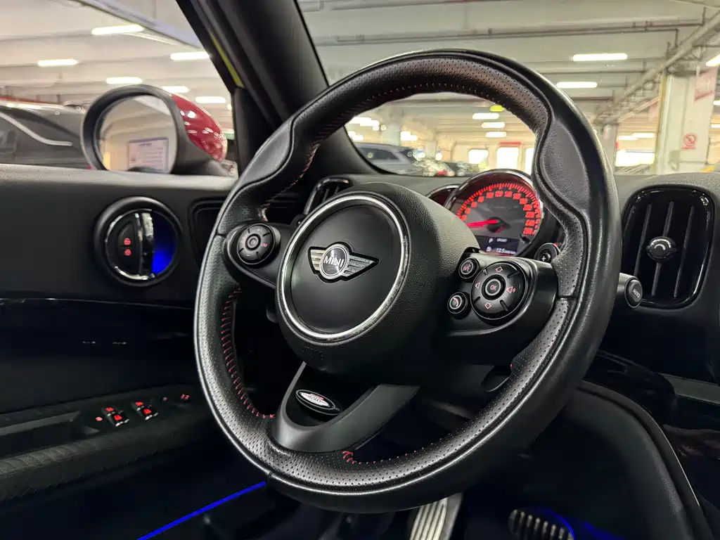 MINI JCW Countryman 2018 — фото 8
