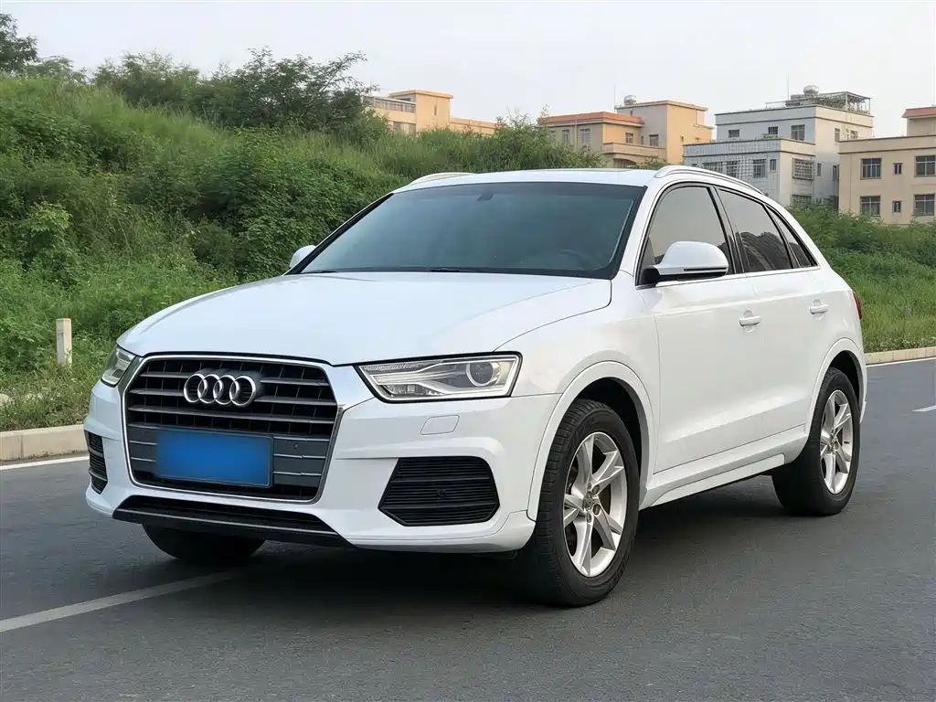 Audi Q3 2019 — фото 1