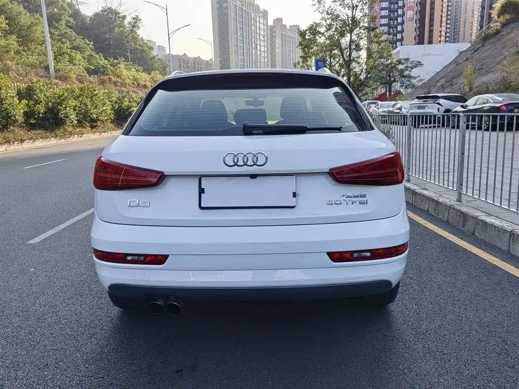 Audi Q3 2019 — фото 25