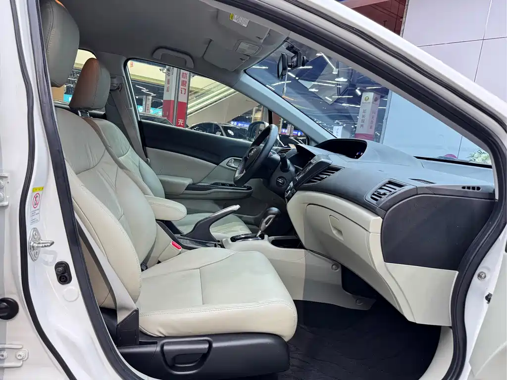 Honda Civic 2015 — фото 16