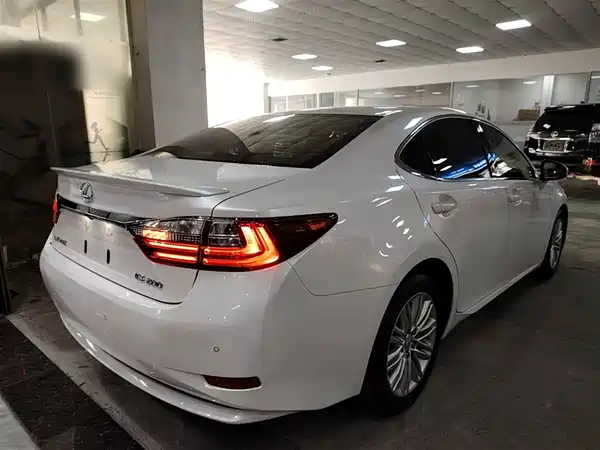 Lexus ES 2015