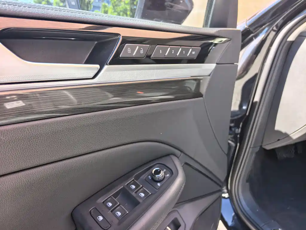 Volkswagen Phideon 2018 — фото 19