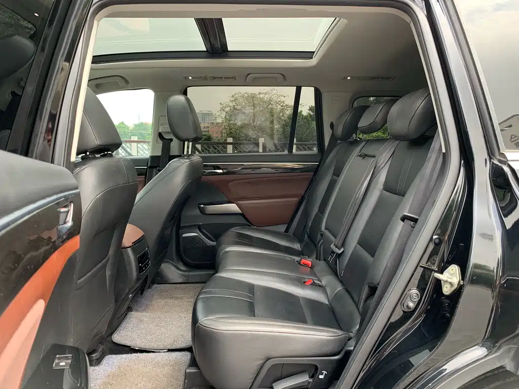 GAC Motor Trumpchi GS8 2017 — фото 12