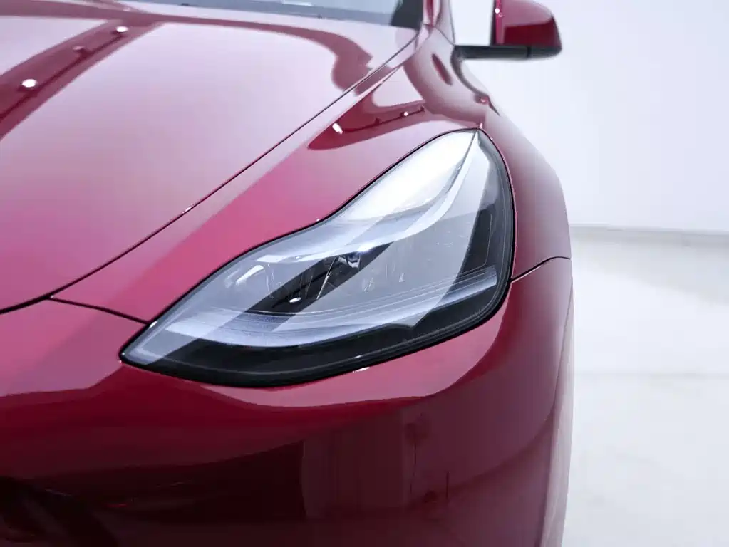 Tesla Model Y 2024 — фото 11
