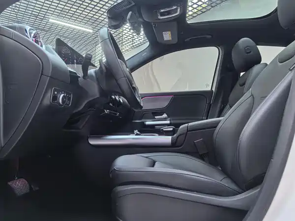 Mercedes-Benz GLA 2023