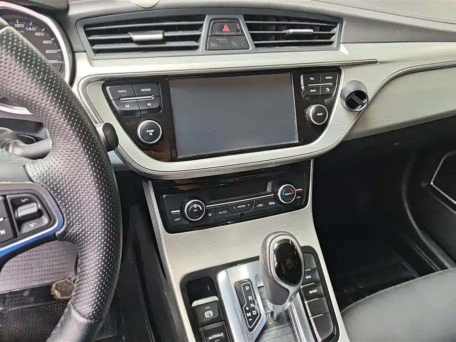 Geely Emgrand GL 2017 — фото 13