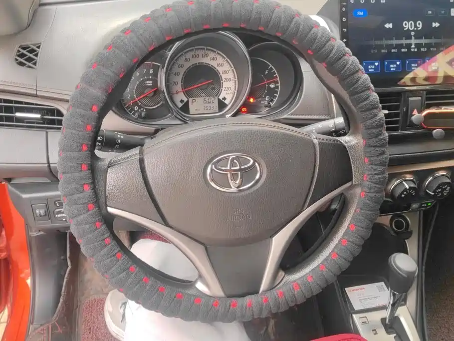 Toyota Yaris L 2015 — фото 15