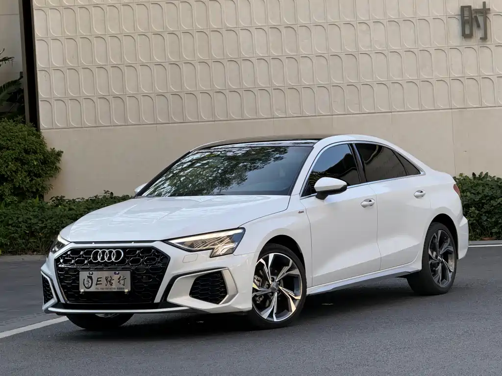 Audi A3 2021 — фото 1