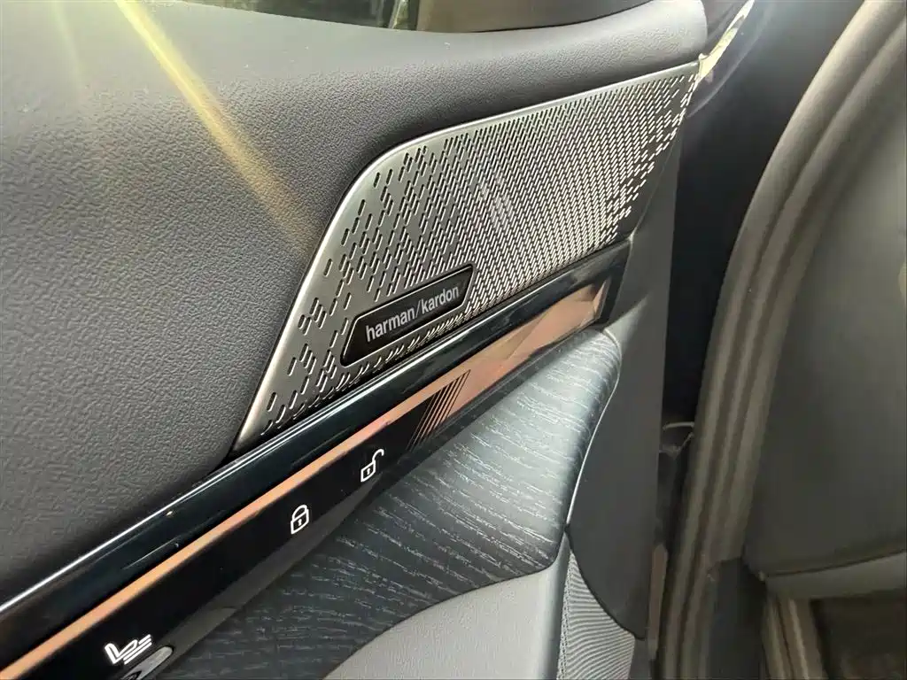 BMW i5 2025 — фото 11