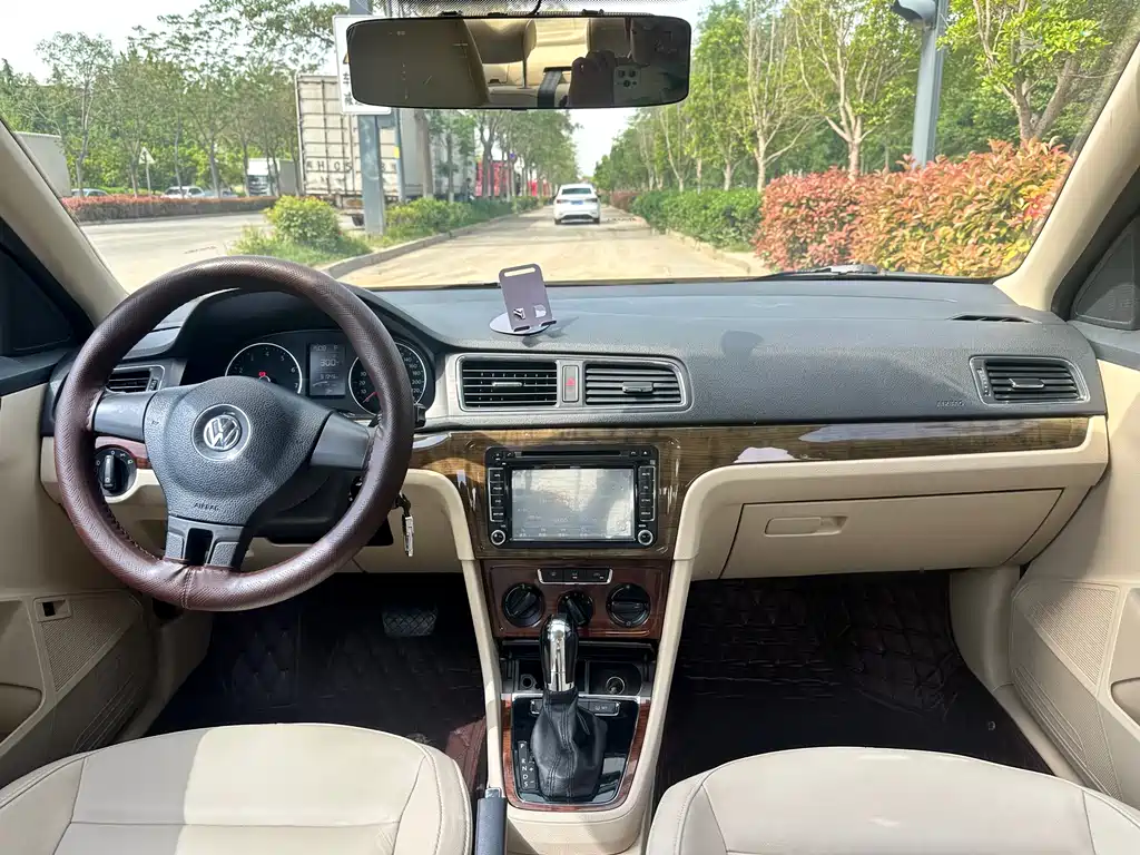Volkswagen Lavida 2015 — фото 10