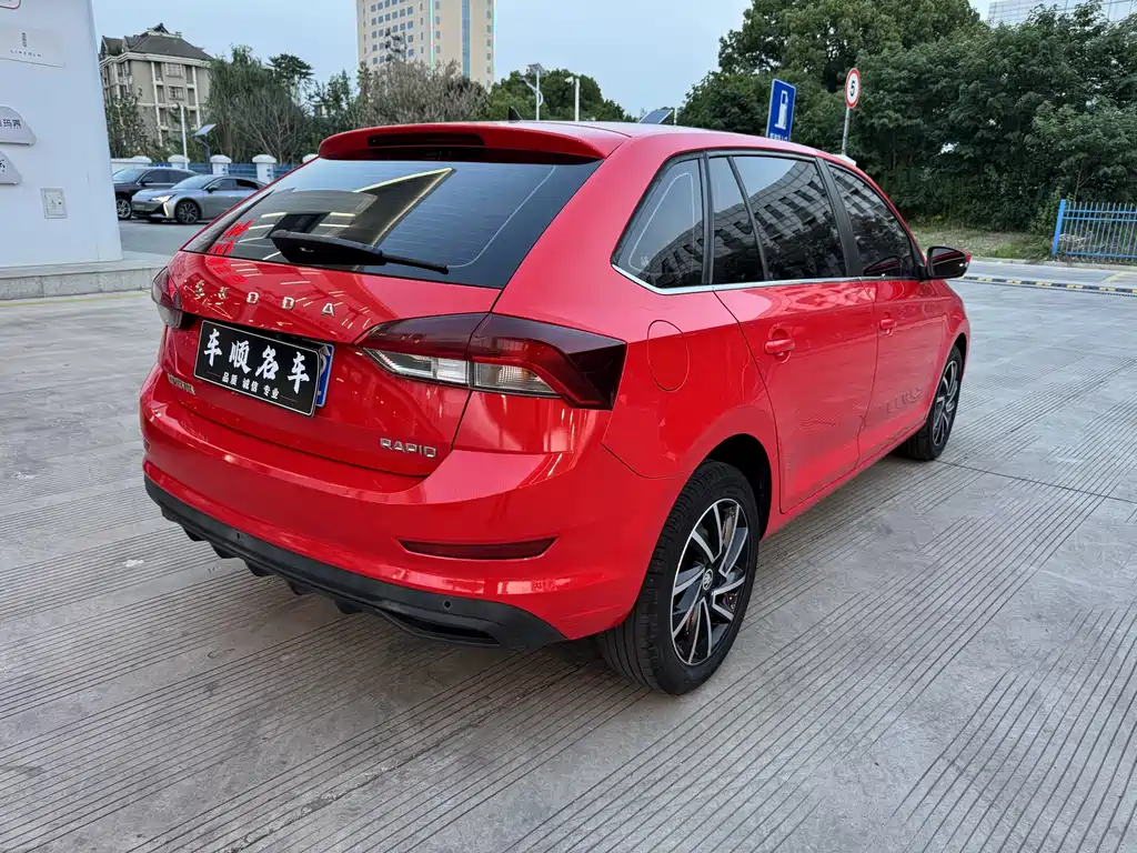 Skoda Rapid Spaceback 2020 — фото 6