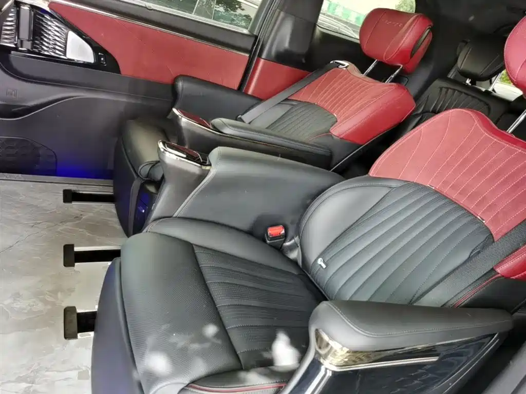 GAC Motor Trumpchi M8 2025 — фото 17