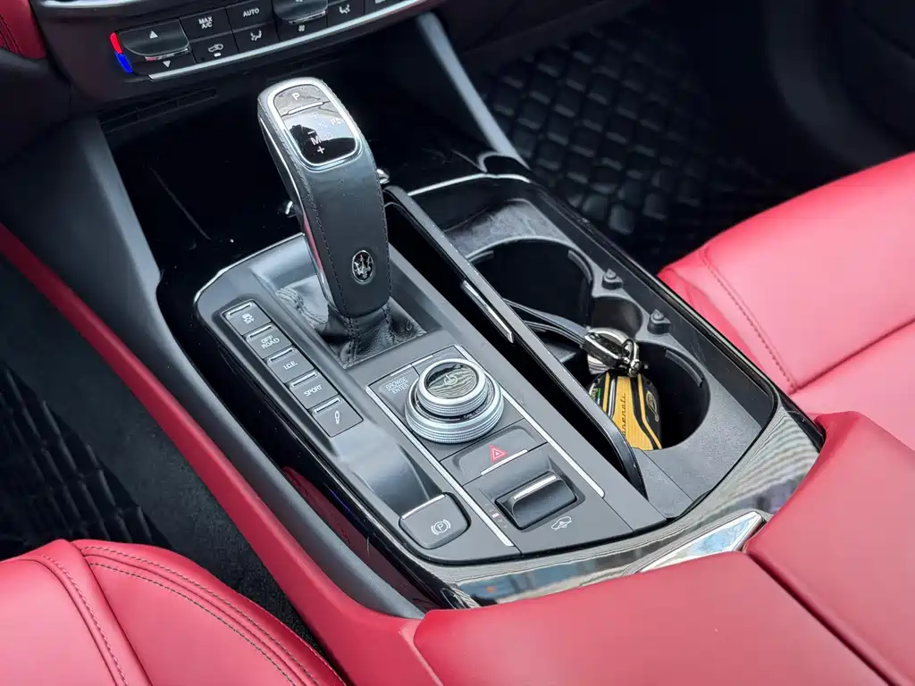 Maserati Levante 2021 — фото 11