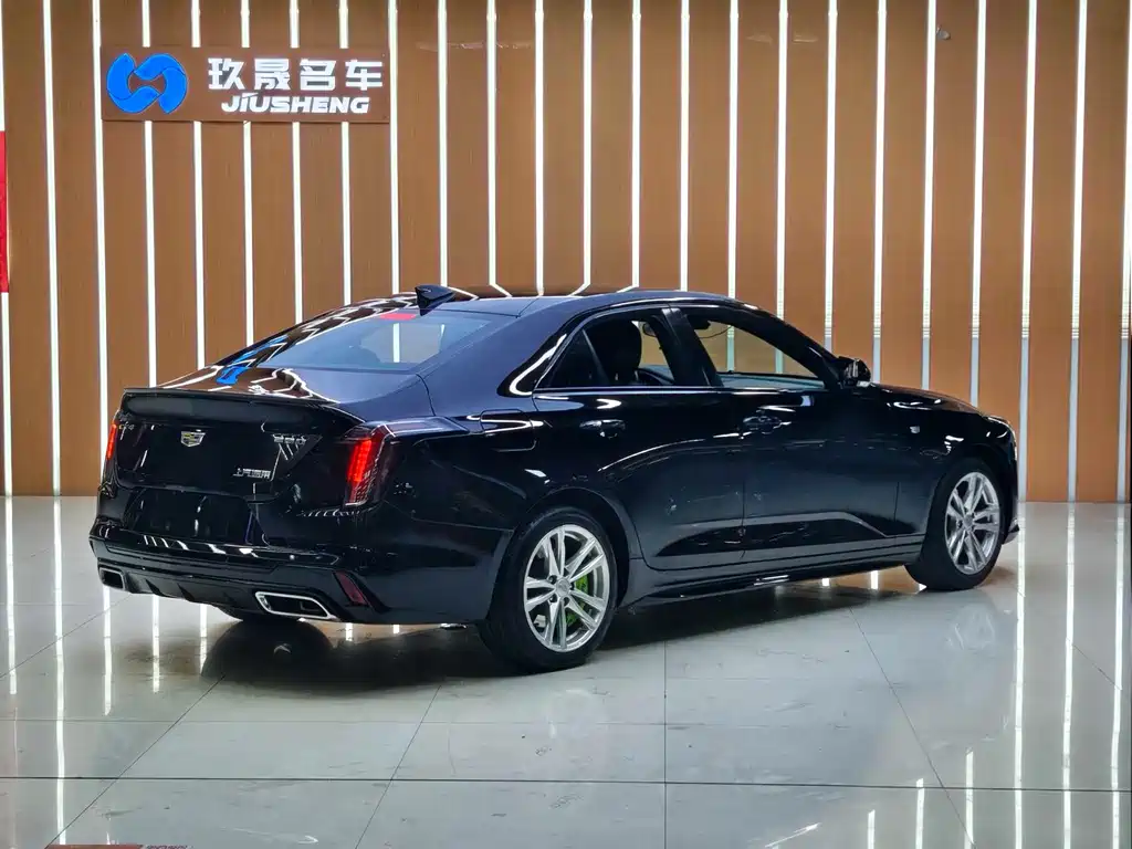 Cadillac CT4 2022 — фото 20