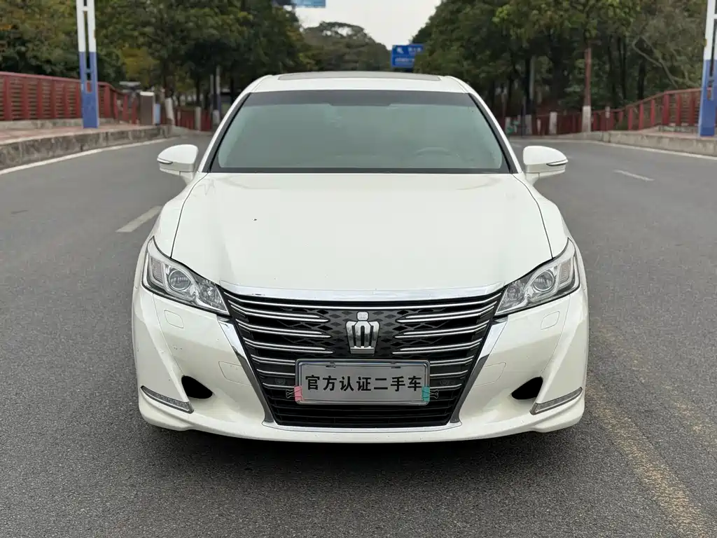 Toyota Crown 2016 — фото 2
