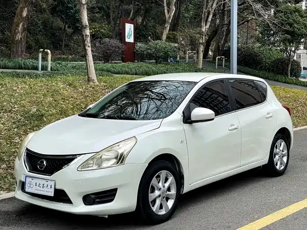 Nissan Tiida 2014