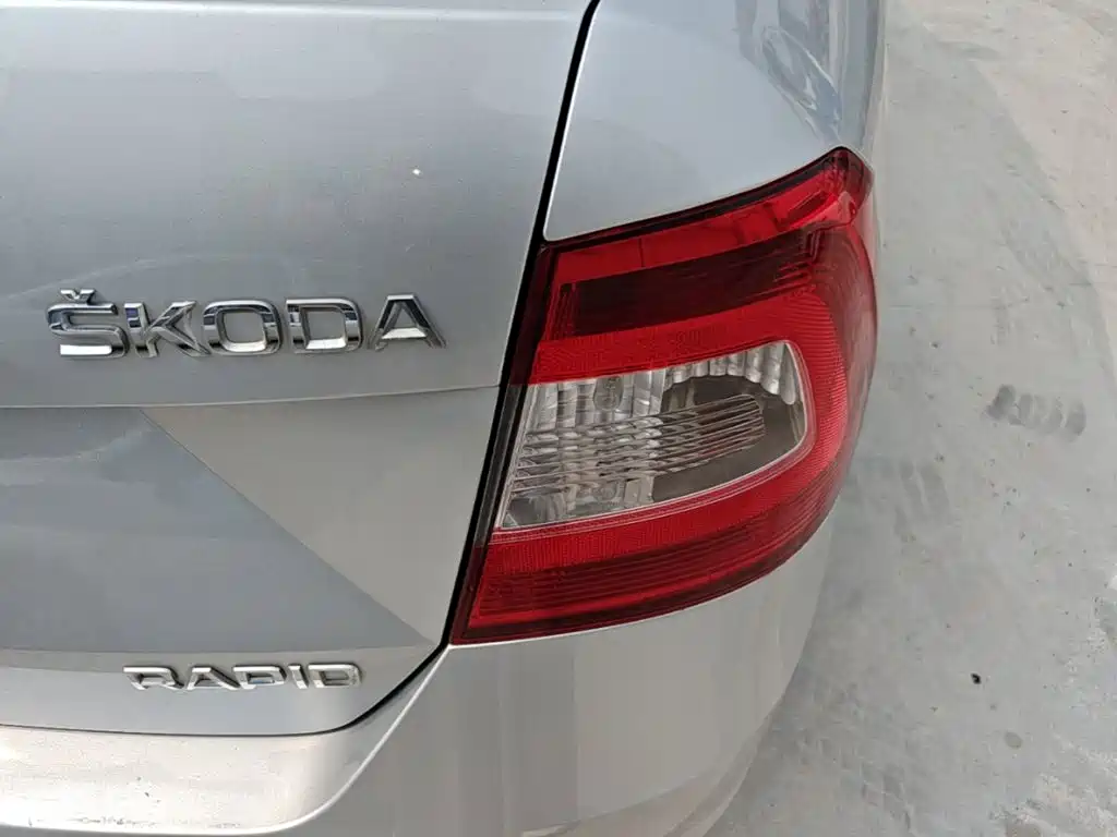 Skoda Rapid 2014 — фото 8