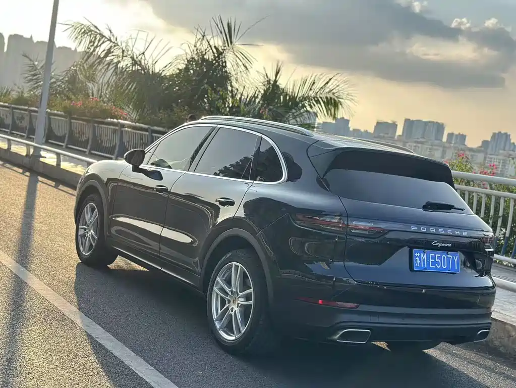 Porsche Cayenne 2018 — фото 11