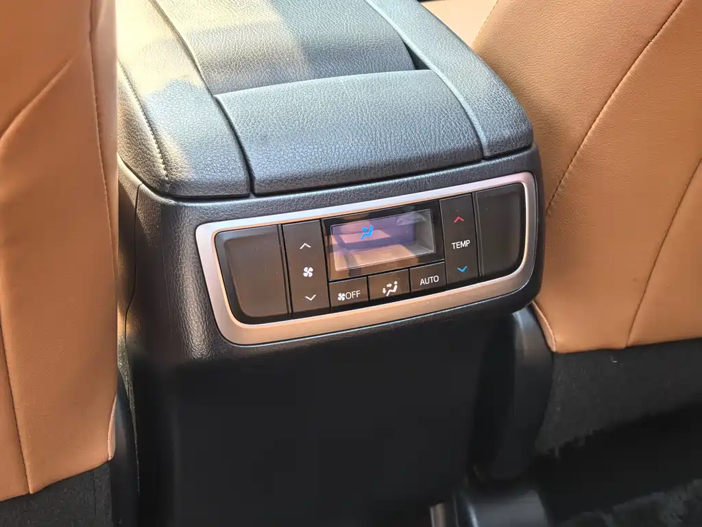 Toyota Highlander 2020 — фото 14