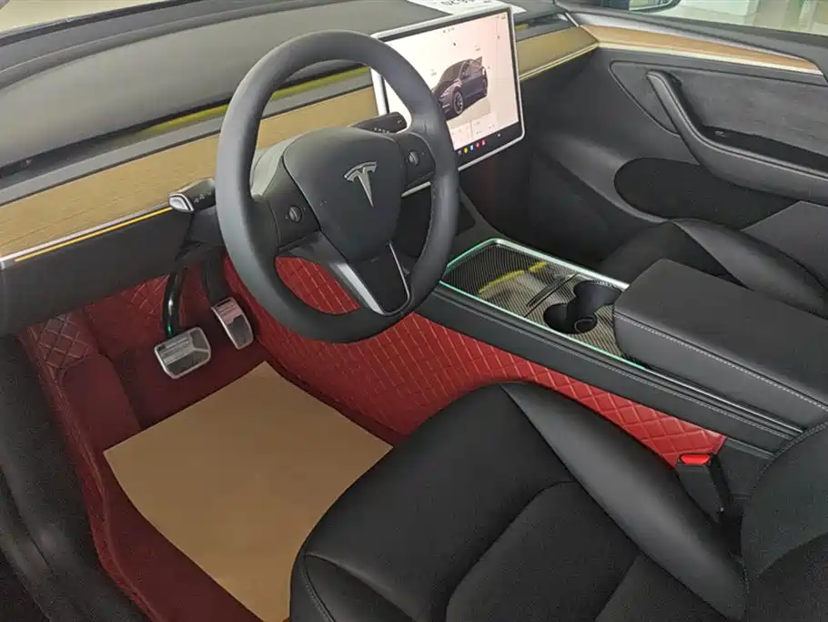 Tesla Model Y 2023 — фото 12
