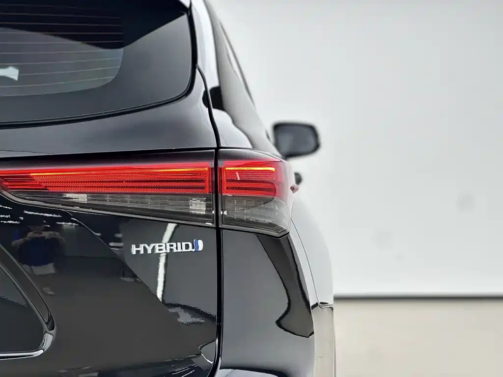 Toyota Crown Kluger 2022 — фото 3