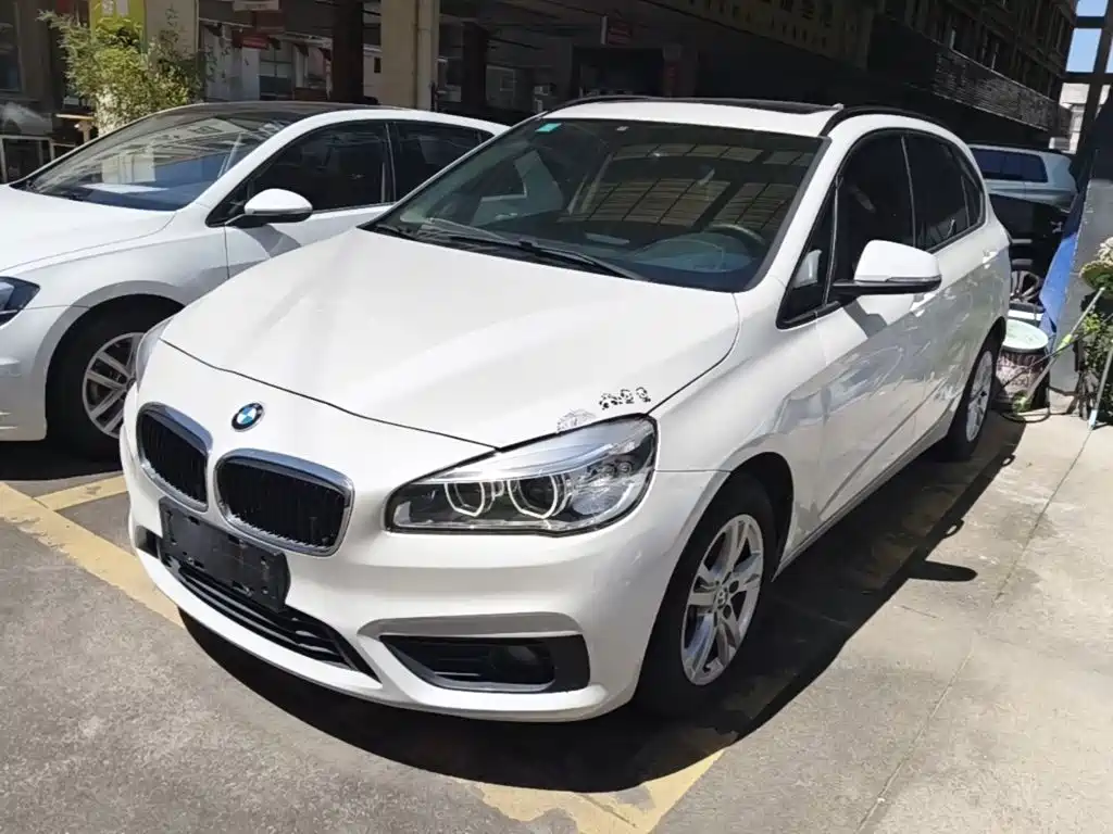 BMW 2 Series Station Wagon 2017 — фото 1