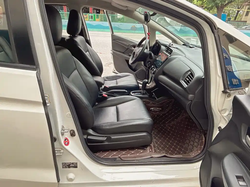 Honda Fit 2016 — фото 19