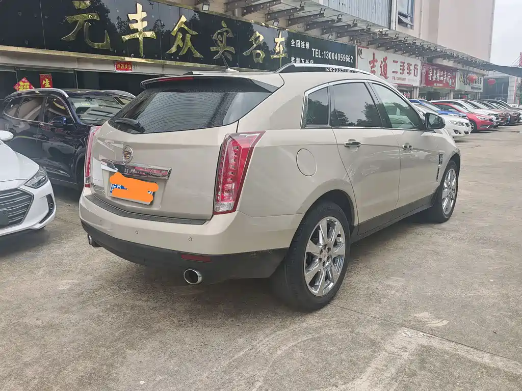 Cadillac SRX 2011 — фото 11