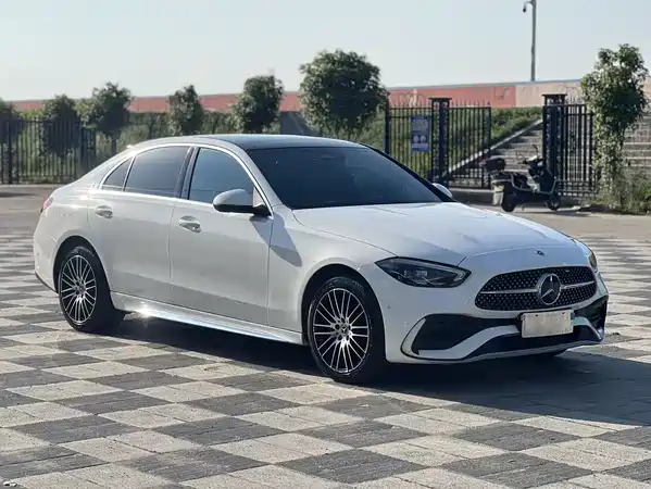 Mercedes-Benz C-Class 2024