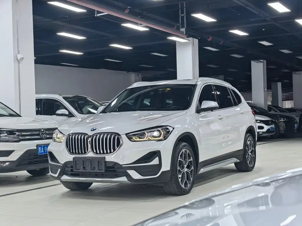 BMW X1 2022 — фото 1