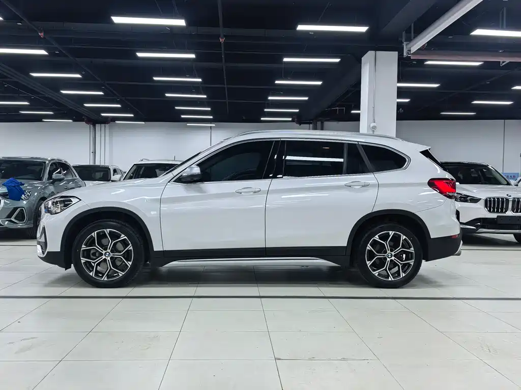 BMW X1 2022 — фото 8