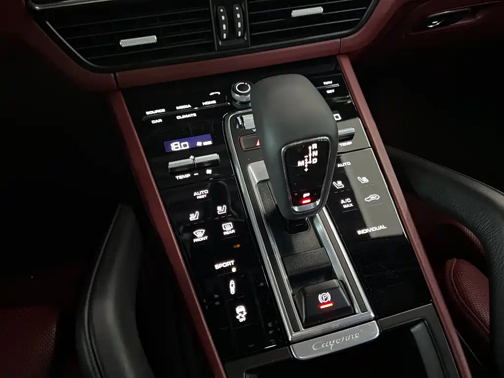 Porsche Cayenne 2021 — фото 14