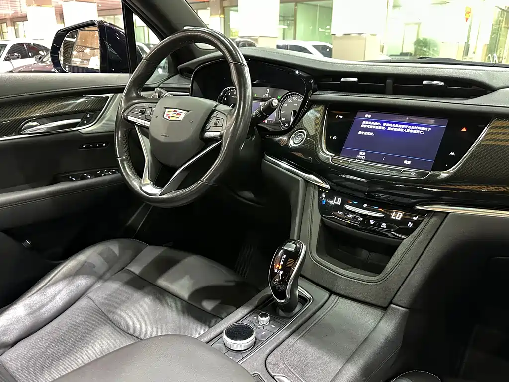 Cadillac XT6 2021 — фото 15