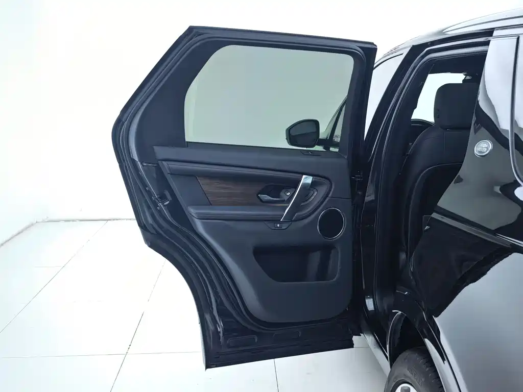 Land Rover Discovery Sport 2021 — фото 18