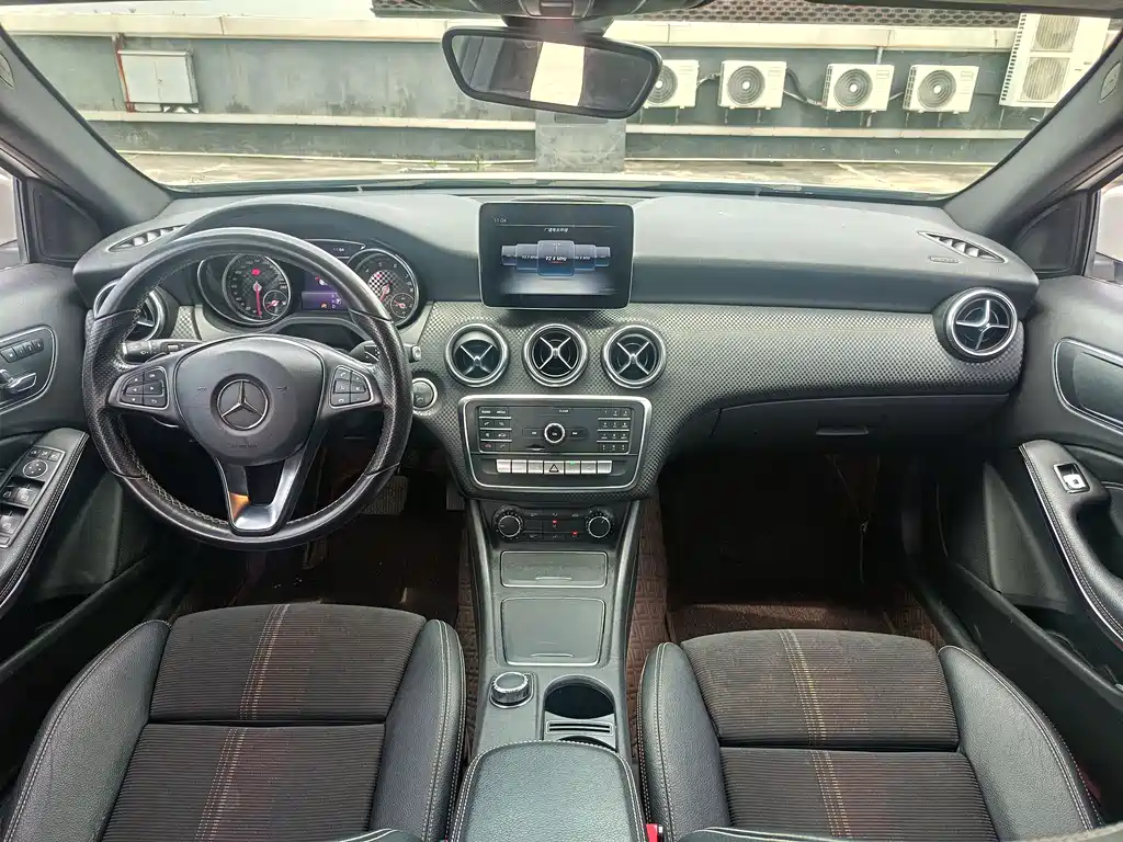 Mercedes-Benz A-Class 2018 — фото 9