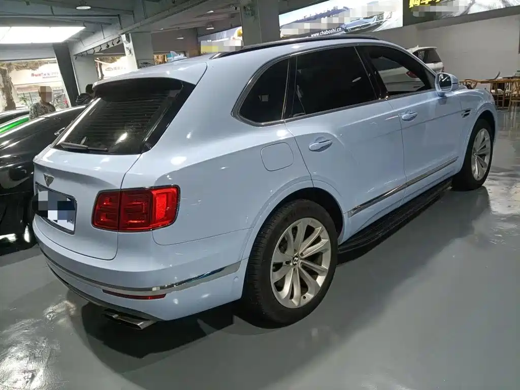 Bentley Bentayga 2018 — фото 3