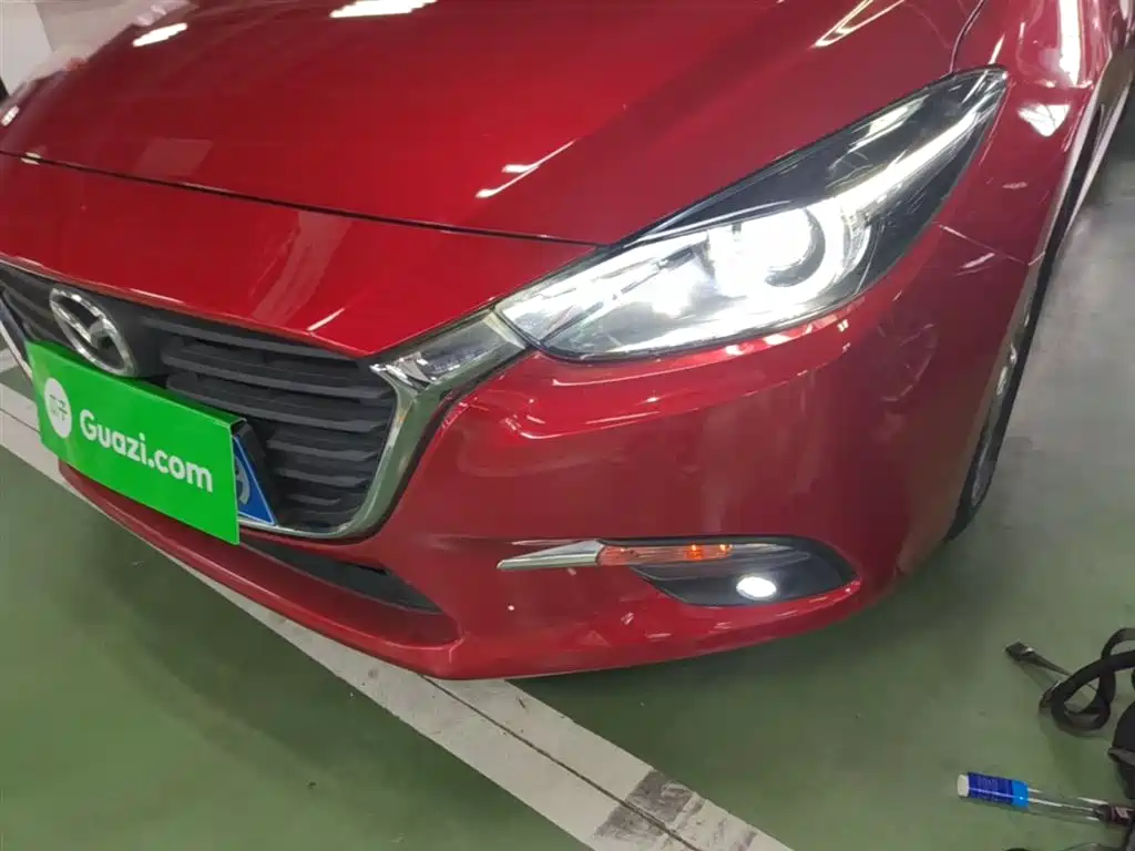 Mazda 3 Axela 2018 — фото 24